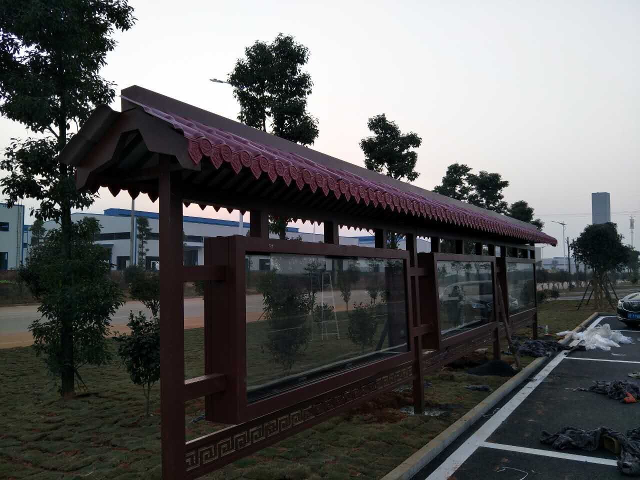 【2016年11月30日】湖北公交候車亭現(xiàn)場(chǎng)安裝實(shí)物圖