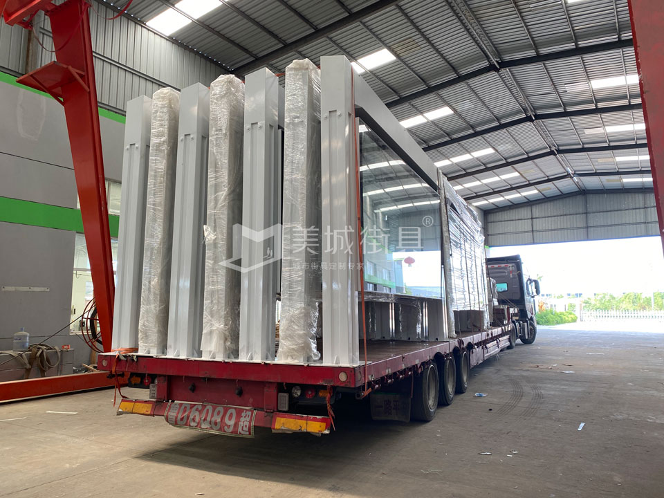2022.7.1號美城街具供應(yīng)徐州公交站臺(tái)發(fā)貨現(xiàn)場